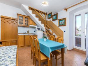 Apartment in Cres near the Beach