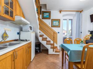 Apartment in Cres near the Beach