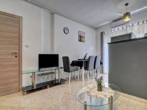 Apartment in Fa ana near Rock Beach