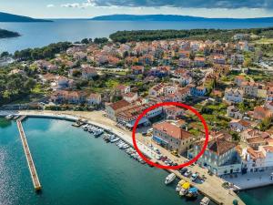 Apartment in Cres near Old Town and Beaches