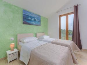 Villa in Skitaca with Pool and Sea Views