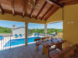 Villa in Skitaca with Pool and Sea Views