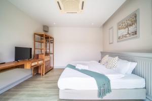 Tropical 4 Bedroom Pool Villa