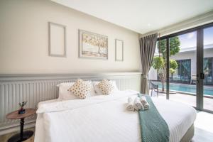 Tropical 4 Bedroom Pool Villa