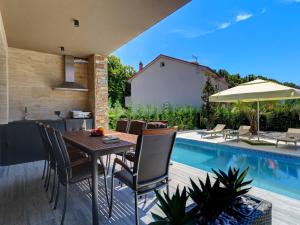 Villa in Marcana with Pool near Brijuni Park