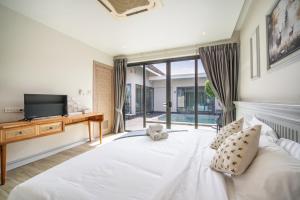 Tropical 4 Bedroom Pool Villa