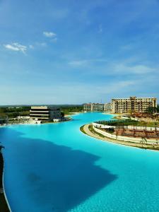 Con jacuzzi privado, laguna y Paddle board