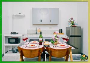 Central & Serene 1-Bedroom Stay with Breakfast