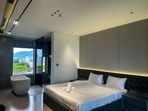 MB3 - Front beach, mountain view villa