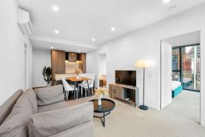 Uno Melbourne - 33rd Floor Melbourne CBD Apartment