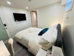 Quiet Basement Suite Steps from Quilchena Park in Vancouver