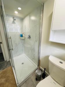 Quiet Basement Suite Steps from Quilchena Park in Vancouver