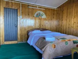 Yankee Village Retreat Reshop - Chālsa