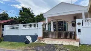 Sarah Homestay, Taman Bukit Perdana, Batu Pahat - 峇株巴辖