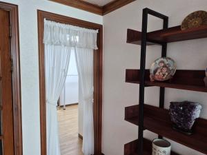 Spacious Mountain Sunset View