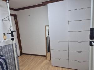 Spacious Mountain Sunset View