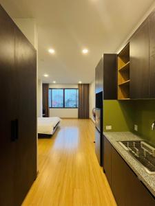 Căn Hộ Studio Yên Tĩnh, Ánh Sáng Tự Nhiên và Cửa Sổ Lớn