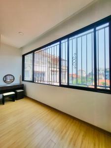 Căn Hộ Studio Yên Tĩnh, Ánh Sáng Tự Nhiên và Cửa Sổ Lớn