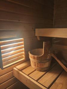 Lovely 1-bedroom apartment with patio and sauna