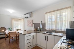 Belle Escapes - Glenelg Hideaway Bliss