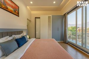 StayVista at Horizon Villa with Pool & BBQ