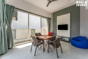 StayVista at Horizon Villa with Pool & BBQ