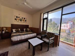 Hadley inn Kasauli
