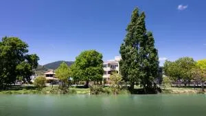 Riverside Apartment - Hira