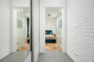 Apartment Rakowska Warsaw Włochy by Noclegi Renters