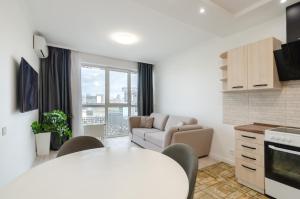 7-27 in RC Kvartet, 16Г Vasyl Lypkivskyi Street, Petrovdom Apartments