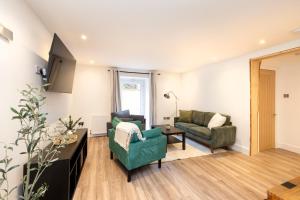 JOIVY 3BR Flat in Haymarket with Free Parking