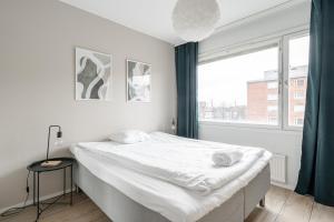 1BR Apartment with Balcony next to Railway Station