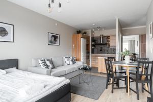 1BR Apartment with Balcony next to Railway Station