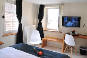 Hotels Les Glycines Vezelay : photos des chambres