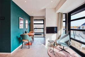 Penthouse Deluxe room in The Anthony Hotel