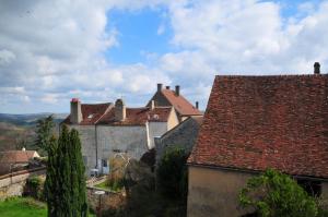 Hotels Les Glycines Vezelay : photos des chambres