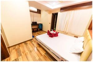 HOTEL PREMIUM SIGNATURE Near Park And Railway STATION