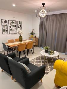 Private gated condo near beach and vine yard