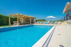 Villa Maklavun by Kompas Villas