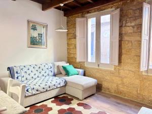 Elegant & Rustic Apartment - Piazza Castello