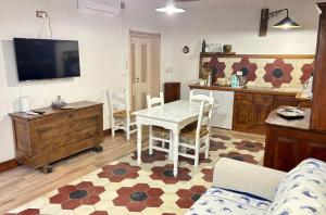 Elegant & Rustic Apartment - Piazza Castello img5