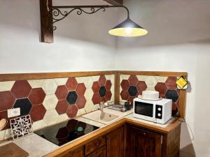 Elegant & Rustic Apartment - Piazza Castello img8