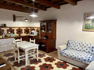 Elegant & Rustic Apartment - Piazza Castello