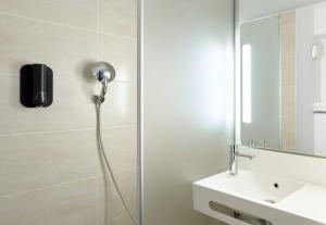 Hotels B&B HOTEL Orly Chevilly Marche International : Chambre Double