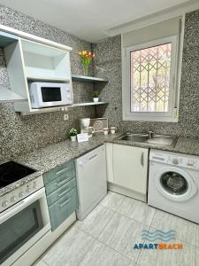 APARTBEACH LA CALETA CLIMA y VISTAS CALA CRANCS