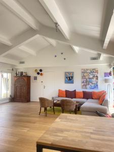 Elegant Marseille Prado Loft Walk to velodrome metro and Tram