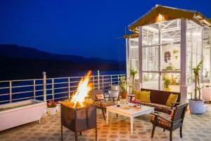 ELIVAAS BYDM The Ganges 2 BHK Glasshouse Villa With Pvt Pool & Lift - Рішикеш