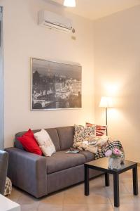 LilaHome: Pompei, accogliente appartamento con posto auto.