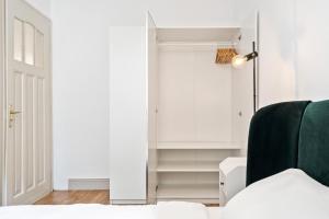 Stylish 2-Bed Apartment in Gare, Near Cafes & Shop