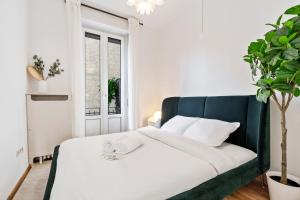 Stylish 2-Bed Apartment in Gare, Near Cafes & Shop